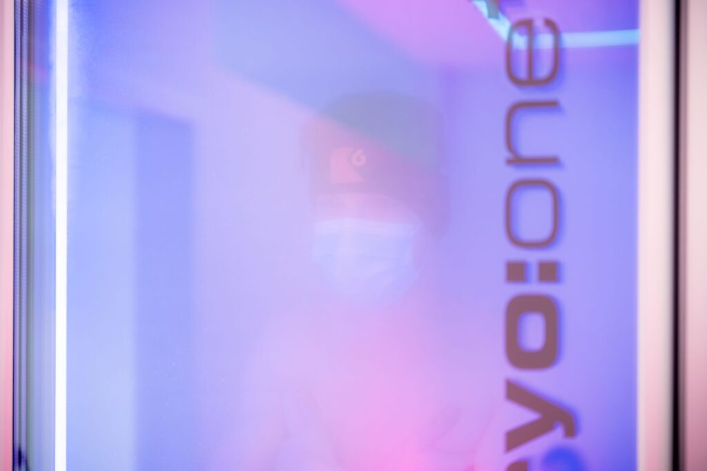 Mann in unserer Kältekammer.