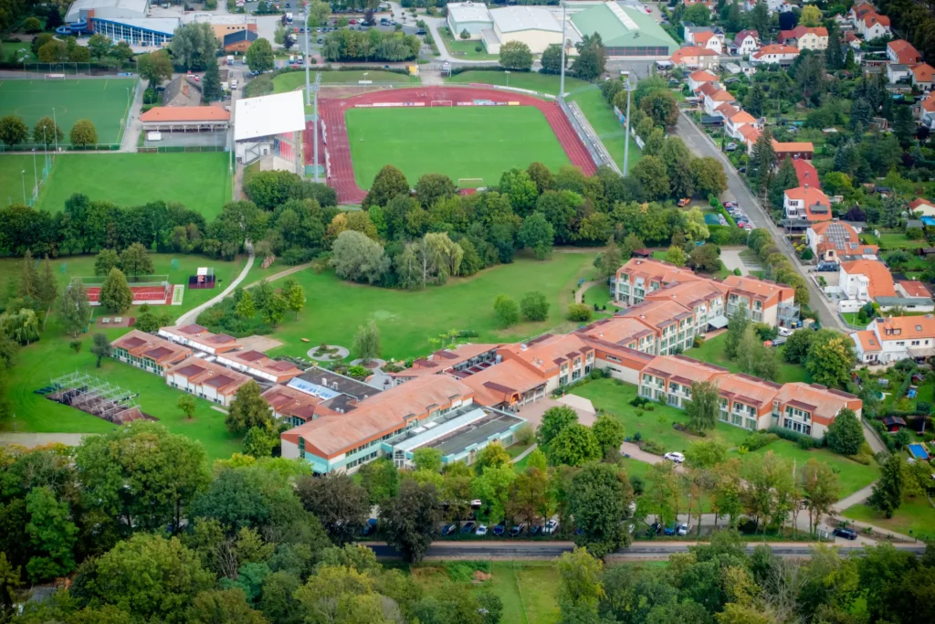 Eine Luftaufnahme des K6 Seminarhotels